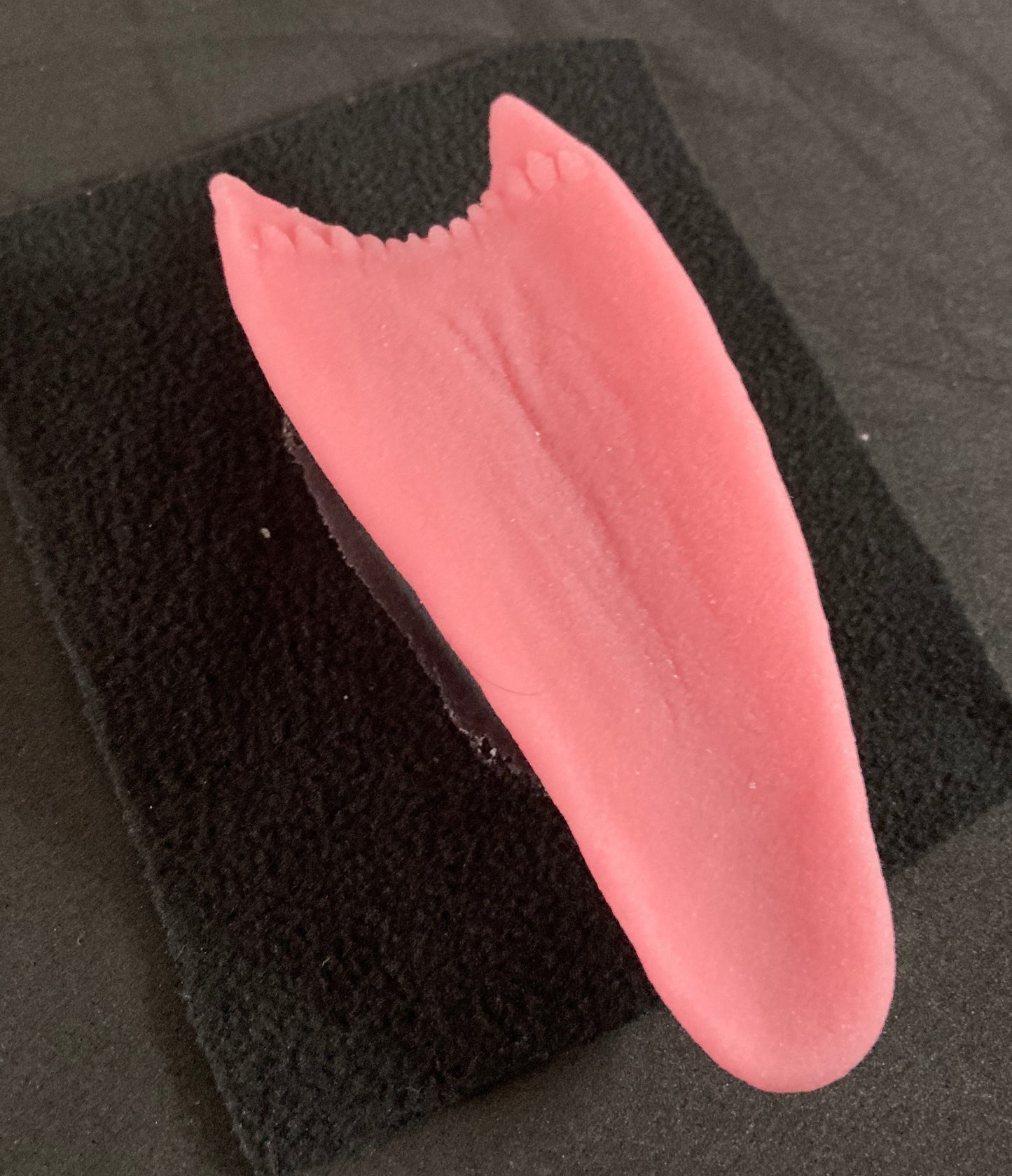 UV reflective animal silicone tongue / ideal for fursuit and cosplay mask