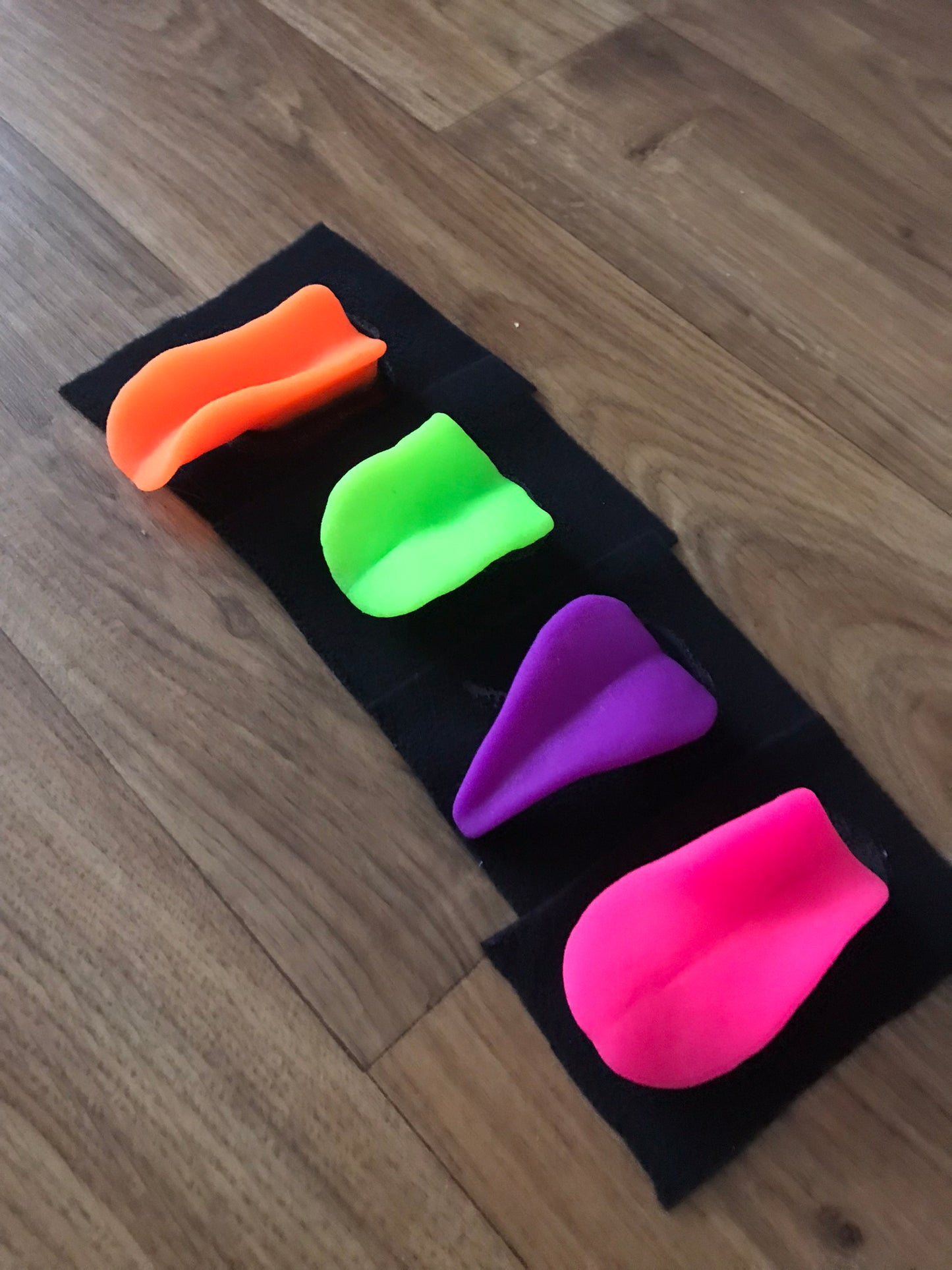 UV reflective animal silicone tongue / ideal for fursuit and cosplay mask