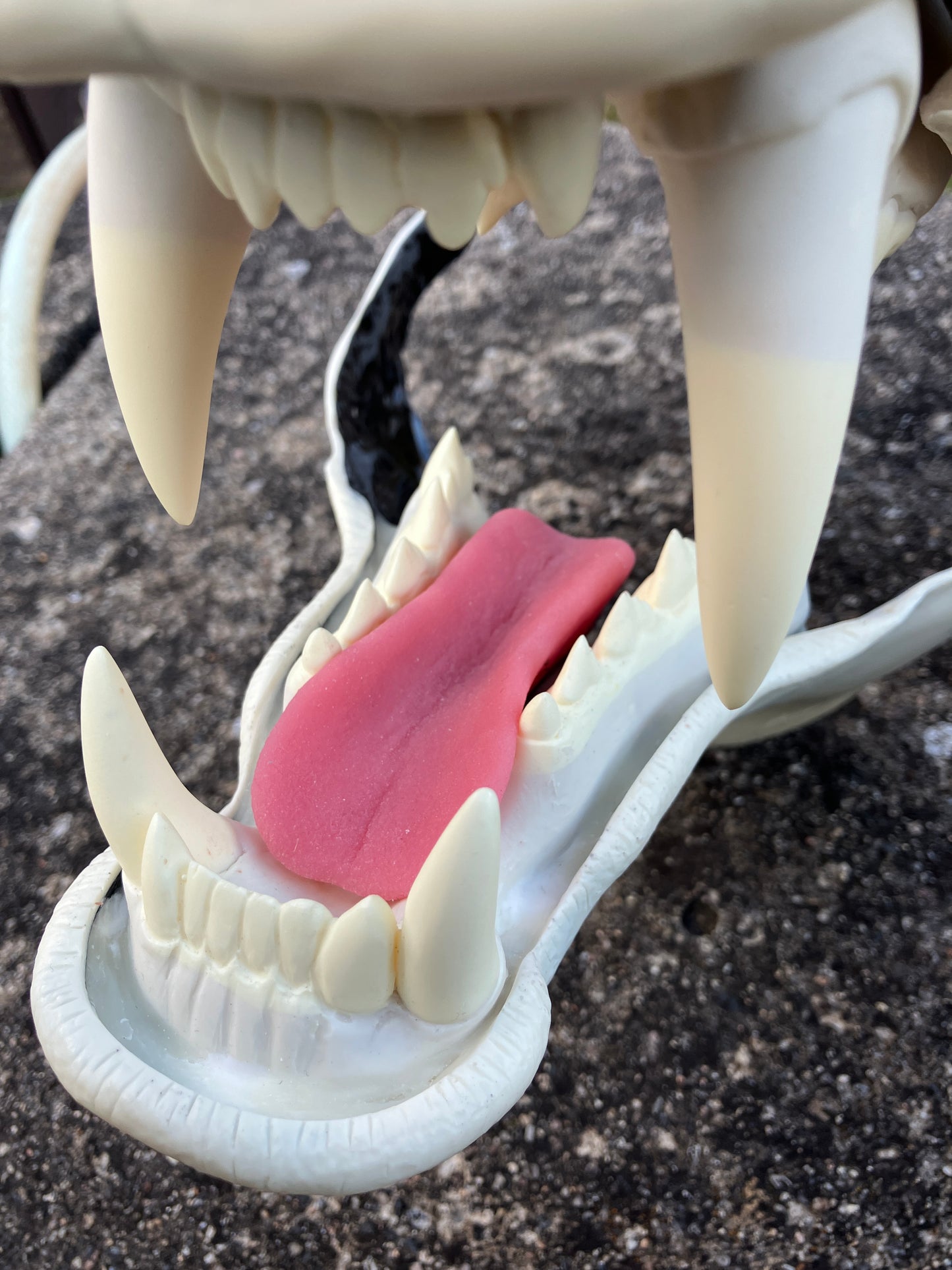 Realistic werewolf silicone tongue / also ideal for similar monster fursuit and cosplay mask